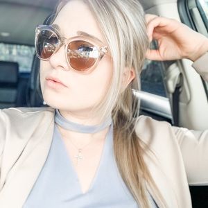 Meet your Posher, Emily